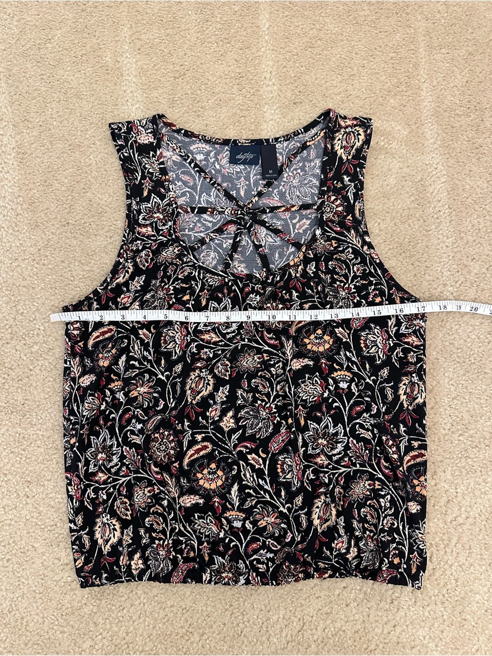 Daytrip Medium Black Floral Tank Feminine Keyhole Blouse M